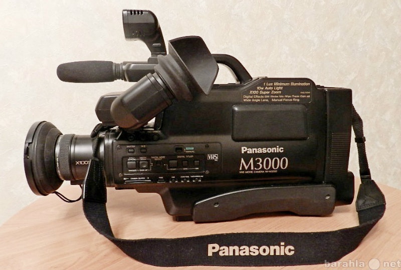 Купить видеокамера б. Камера Панасоник m3000. Панасоник м 3000. Профессиональная видеокамера Panasonic м 3000. Panasonic м3000 видеокамера.