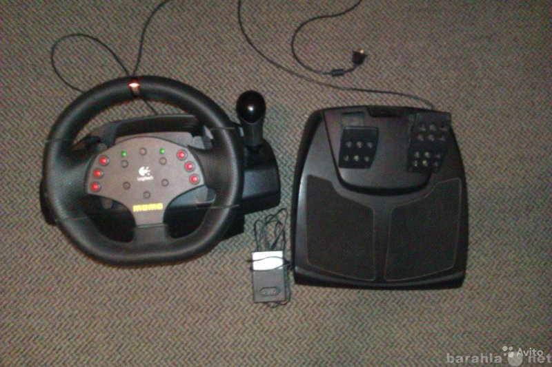 Продам: Руль и педали Logitech Momo Racing Force