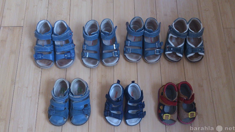 Продам: Детские вещи и обувь