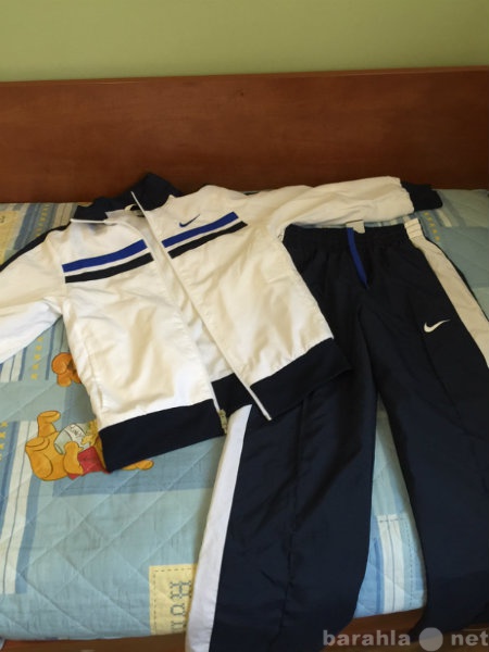 Продам: Спортивный костюм Nike 128-137см