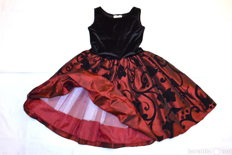 Продам: нарядное платье для девочки 3-5 лет