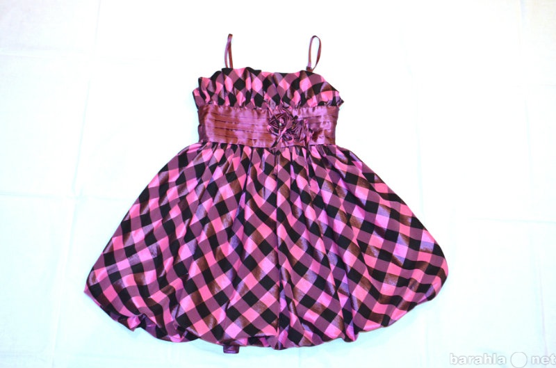 Продам: нарядное платье для девочки рост.134-140