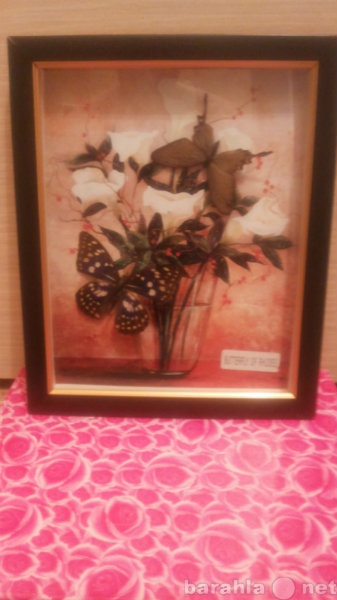 Продам: Картина в рамке с бабочками