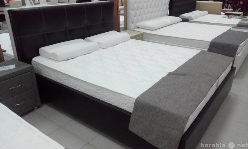Продам: Кровать двуспальная коричневая