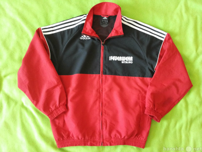 Продам: Спортивная куртка (Олимпийка)