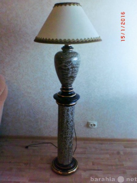 Продам: светильник напольный