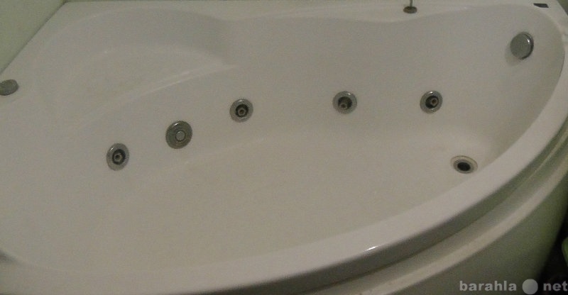 Продам: Ванна угловая с гидромассажем