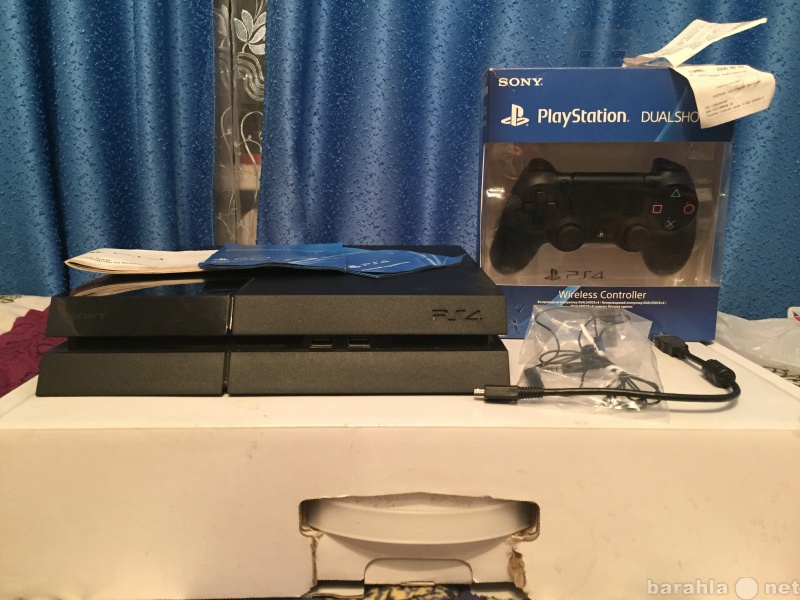 Продам: Sony PlayStation 4 (500 гб), черный
