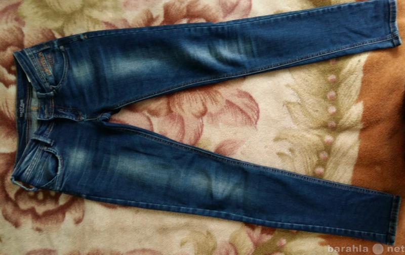 Продам: Стильные и новые джинсы