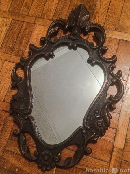 Продам: Фигурное настенное зеркало