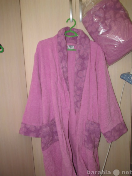 Продам: Махровый халат и полотенце
