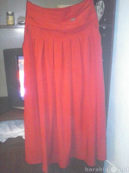 Продам: Красивая красная юбка
