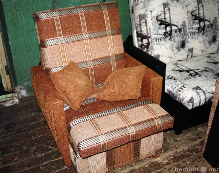 Продам: Кресло 60 Коричневая клетка с подушками