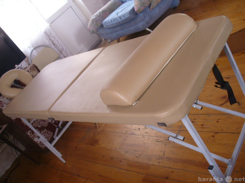 Продам: Складной массажный стол+ валик под ноги