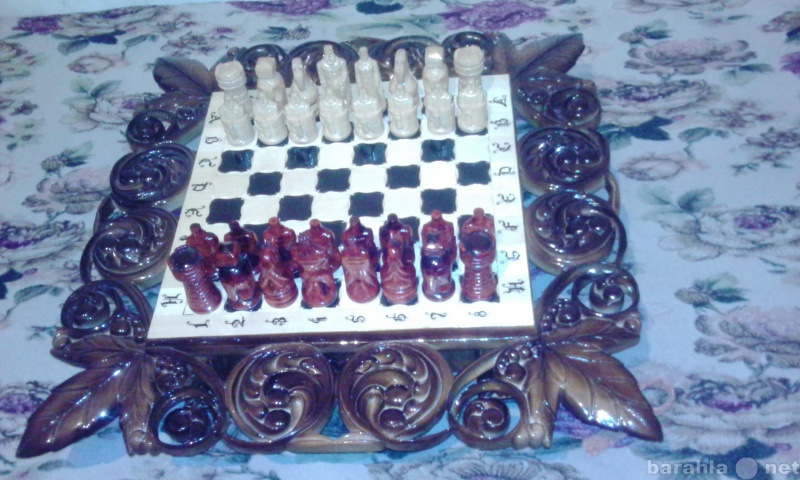 Продам: столик шахматный