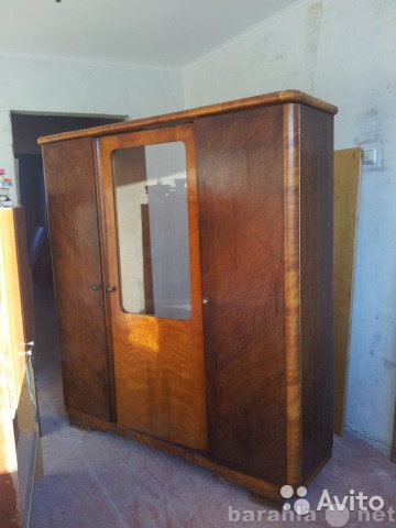 Продам: Раритетный деревянный шпонированный шкаф