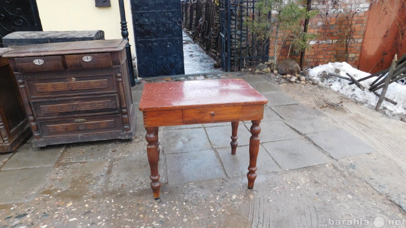 Продам: Старинный  стол