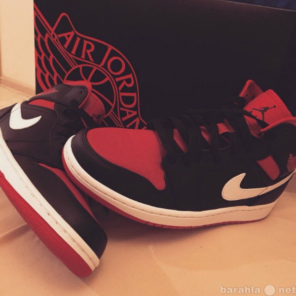 Продам: AIR JORDAN 1 MID (NIKE)