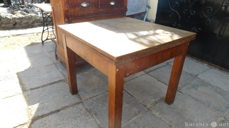 Продам: Старинный  стол.