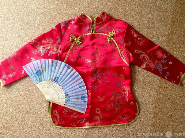 Продам: Красочный китайский костюм
