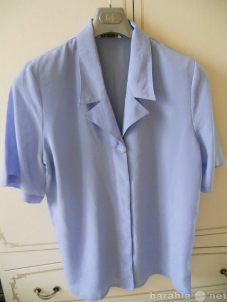 Продам: Голубая рубашка-блузка.