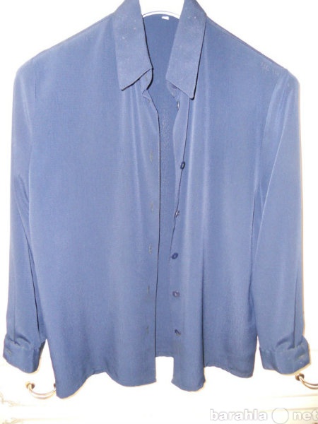 Продам: Темно-синяя рубашка женская.