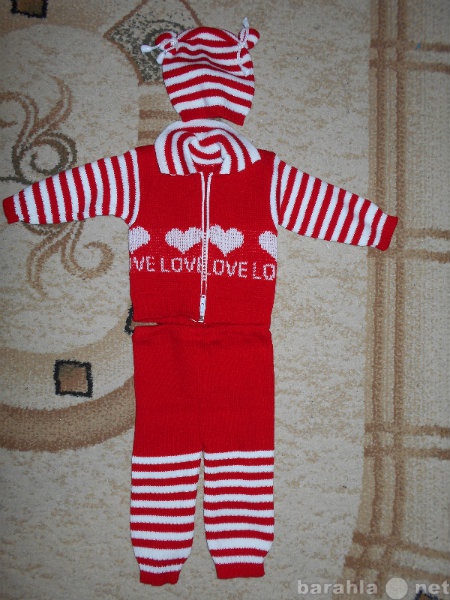 Продам: Вязаные костюмчики (новые) для малышей