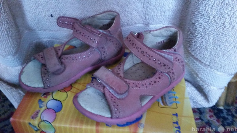 Продам: сандалики для девочки розовые