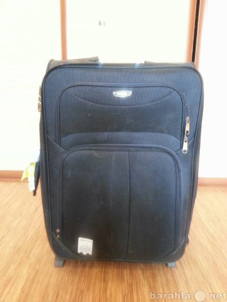 Продам: Очень удобный и вместительный чемодан