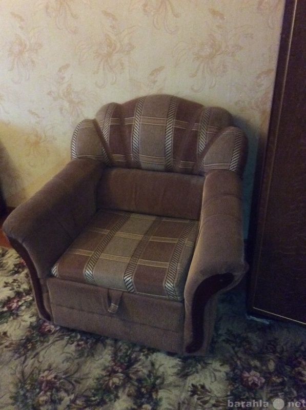 Продам: кресла, софа и другое