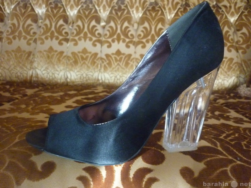 Продам: атласные туфли на прозрачном каблуке