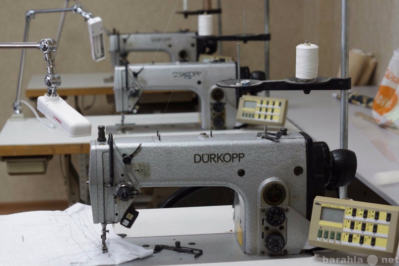Б у промышленные швейные. Швейная Промышленная машина Дюркопп. Промышленная швейная машина Durkopp Adler. Петельная Durkopp 1291. Промышленная швейная машина 2022 класс.