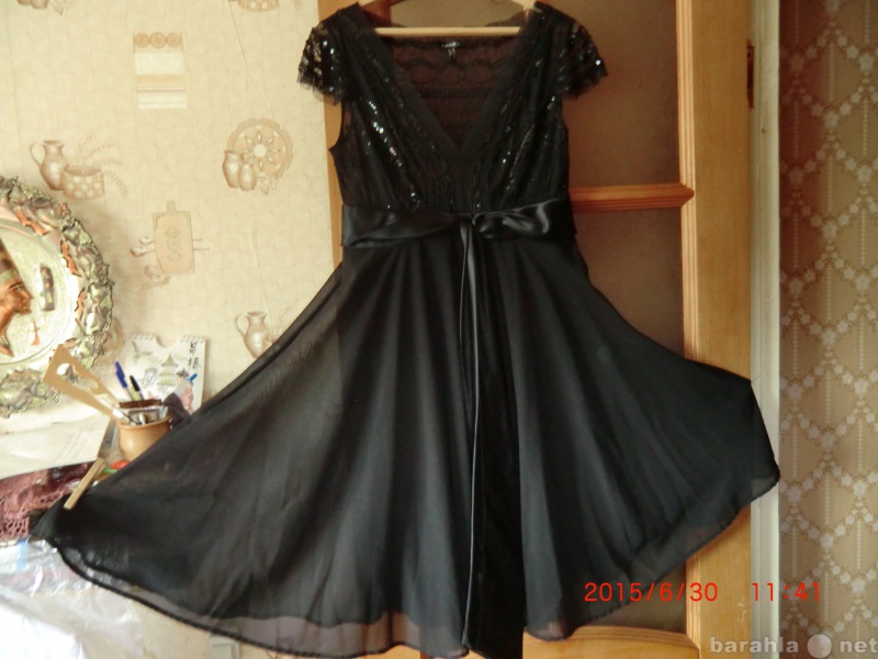 Продам: 2 платья