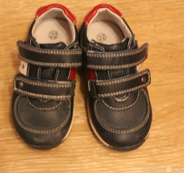 Продам: Кожаные кроссовки на мальчика размер 22