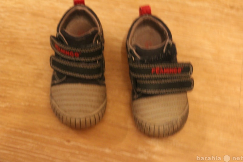 Продам: Кожаные кроссовки на мальчика размер 20