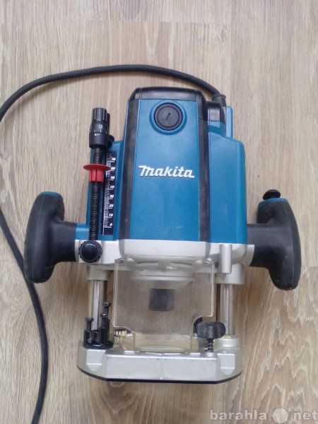 Продам: Фрезер Makita RP1800F