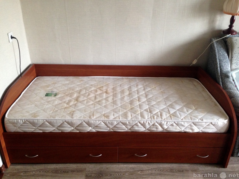 Продам: Кровать полуторка