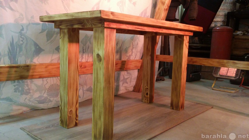 Продам: Столик деревянный