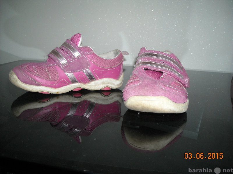 Продам: кроссовки для девочки