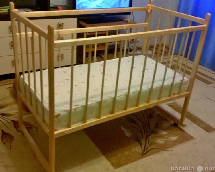 Продам: детскую кроватку с матрацем