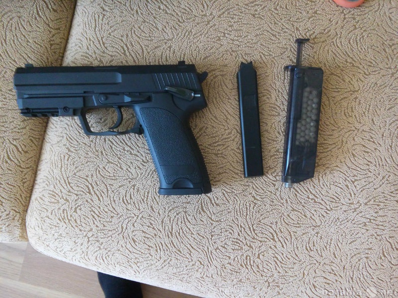Продам: Страйкбольный пистолет USP (CYMA)