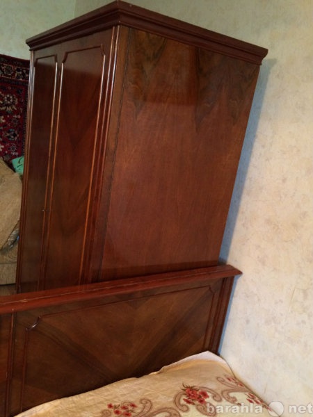 Продам: Шкаф, кровать, трильяж, тумбочка Румыния