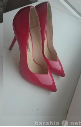 Продам: Красные лаковые туфли, 35 размер