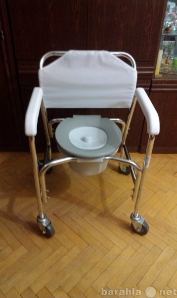 Продам: Туалет-кресло с мягкой спинкой