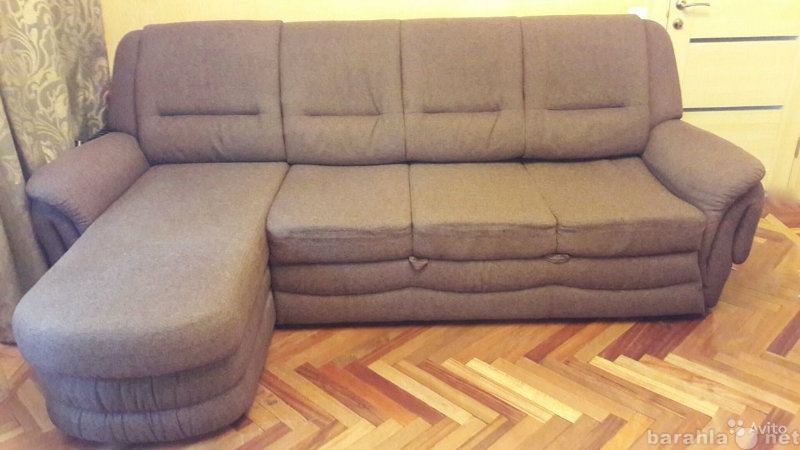 Продам: Угловой диван с оттоманкой