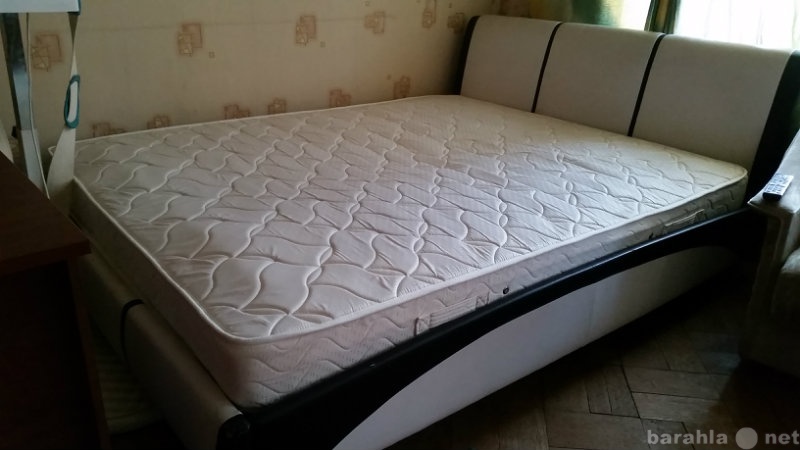 Продам: двуспальную кровать