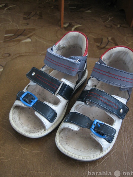Продам: Туфли открытые для мальчика
