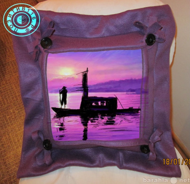 Продам: Фиолетовая подушка с изображением, фото