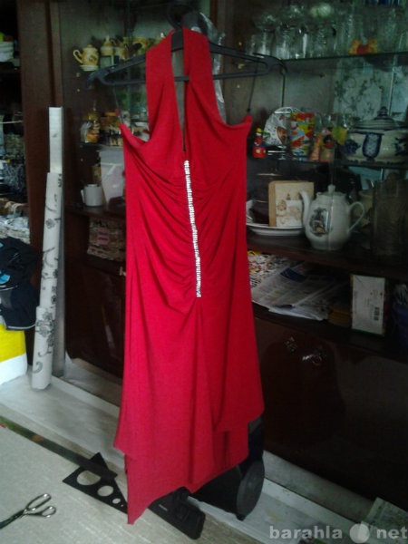 Продам: платье очень красивое красного цвета