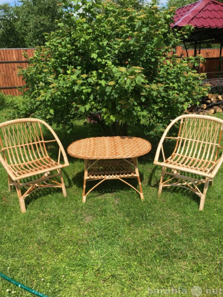 Продам: плетеные кресла и столик комплект мебели